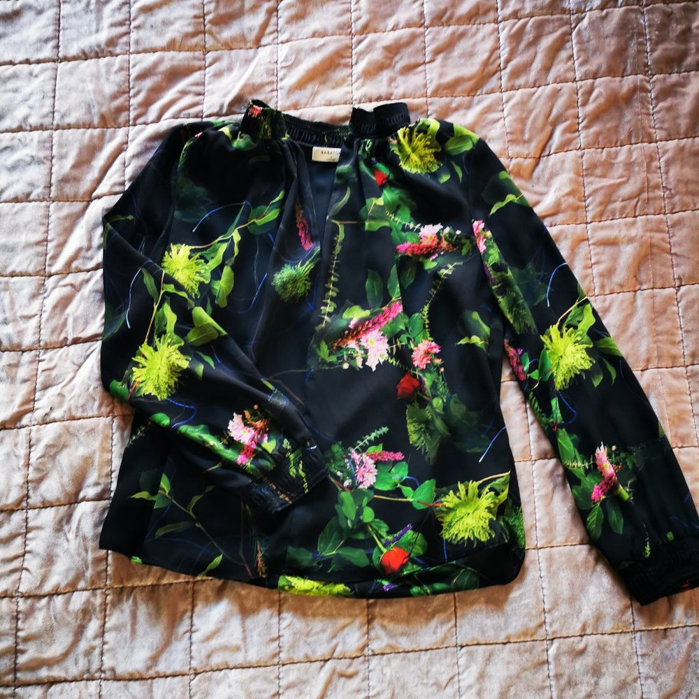 BABATON Blouse size S ~ Aritzia Blouse S ~ Floral Blouse